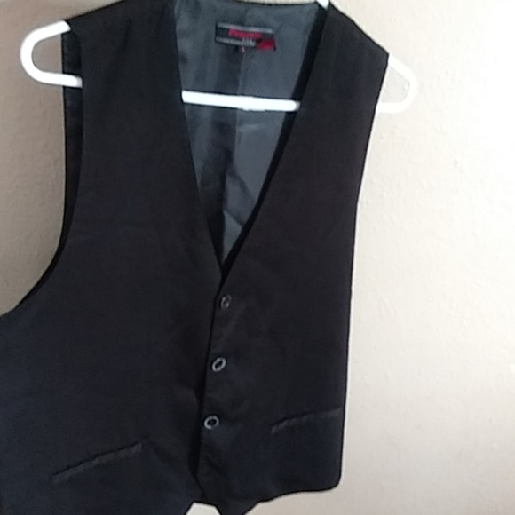 Vest - Picture 1 of 3